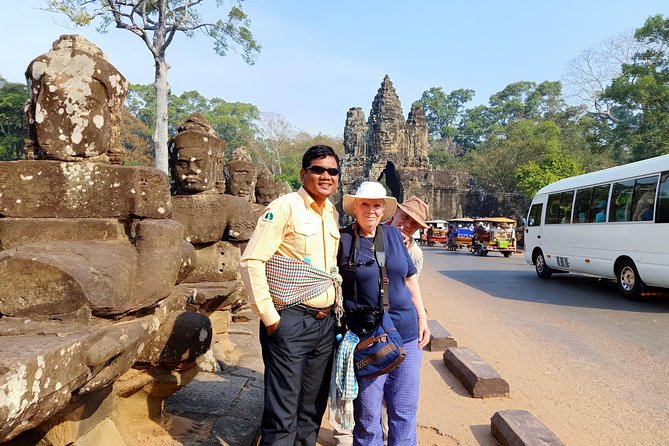 Angkor Wat & Banteay Srey Tour - Bayon and the faces of Angkor Thom