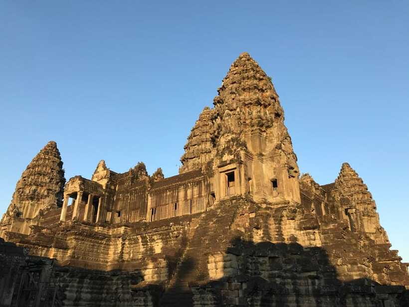 Angkor Wat by Vintage Jeep – Private Tour (Optional Sunrise) - Lunch in the shade, at your own cost