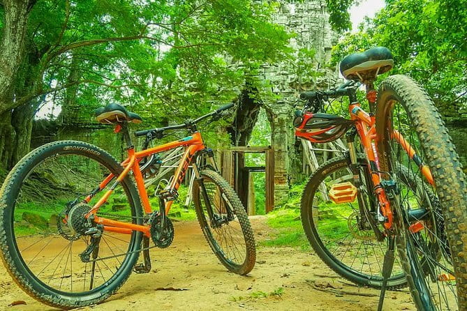 Angkor Wat Cycling Tour (20-25 km) - Crossing into Angkor Thom through the South Gate