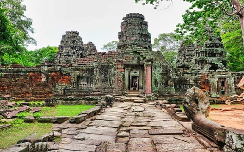 Angkor Wat: Full-Day Guided Sunset Tour - Phnom Bakheng: earning the sunset