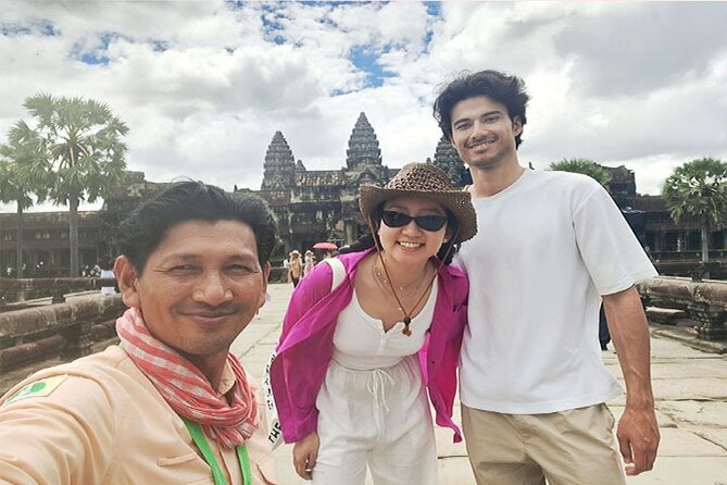Angkor Wat Full Day & Kampong Phluk - Floating Village Experience - Angkor Thom and the many faces of Bayon
