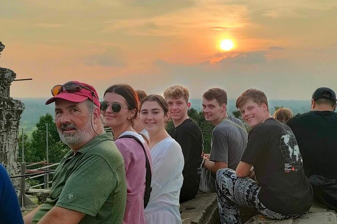 Angkor Wat full Day 'Small Group with sunset & Tour Guide - Angkor Wat at the start of your temple day