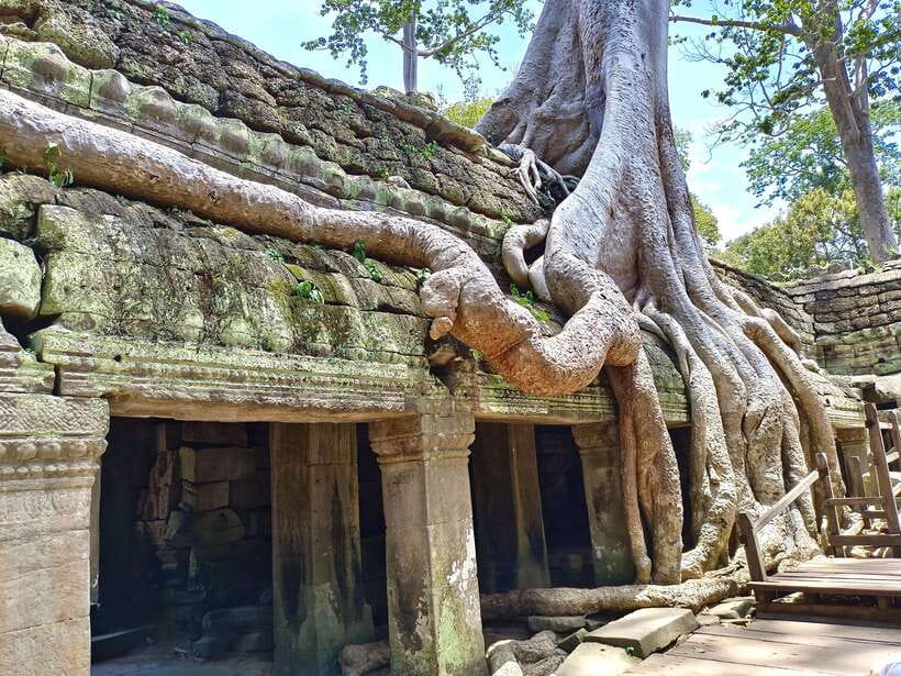 Angkor Wat: Full-Day Temples Small Group Tour - Angkor Thom and the Bayon’s stone faces