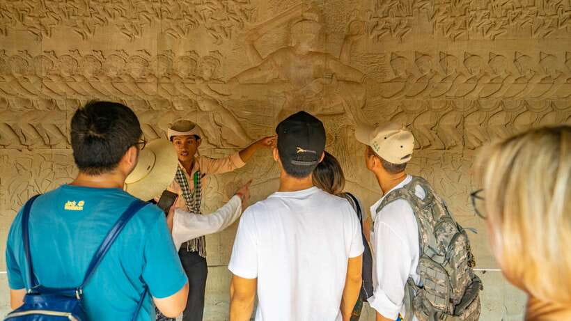 Angkor Wat: Guided Jeep Tour Inclusive lunch at local house - Lunch at a local house