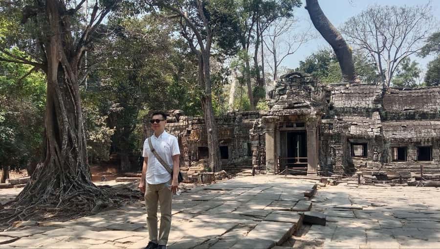Angkor Wat Guided Joint-in Tour - Angkor Wat walking tour and breakfast break