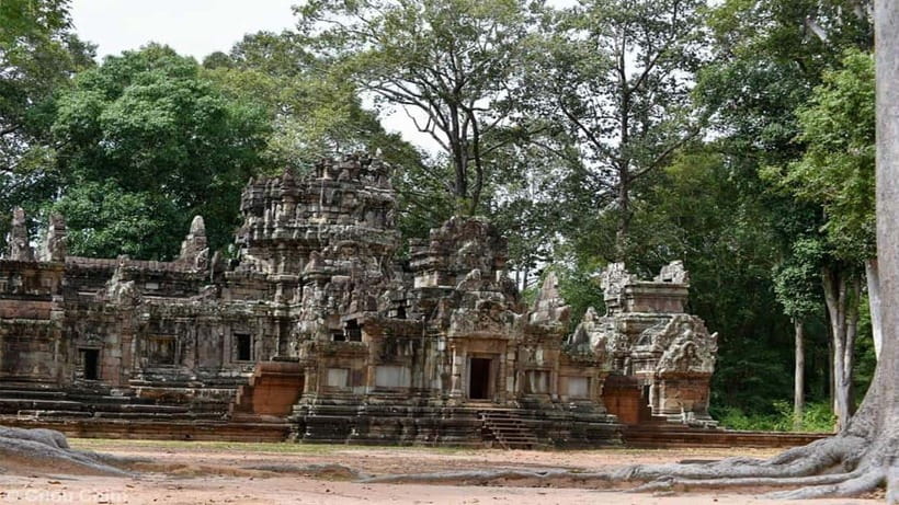 Angkor Wat Guided Sunrise Tour - Guide language and group size