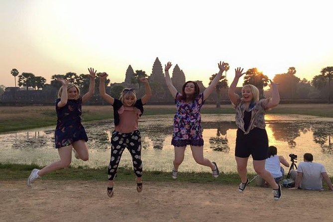 Angkor Wat highlight Tour From Sunrise -Small Group - Watching sunrise at Angkor Wat