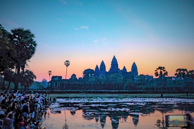 Angkor Wat Highlights and Sunrise Guided Tour from Siem Reap - The 4:30 am hotel pickup
