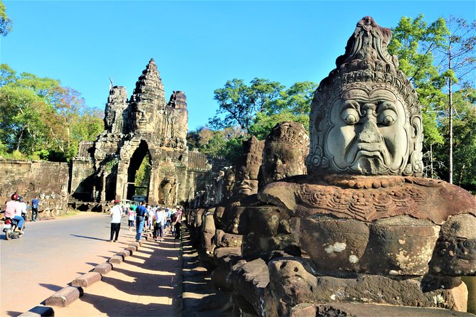 Angkor Wat Highlights and Sunrise Guided Tour from Siem Reap - Srah Srang and the practical breakfast stop