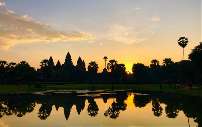 Angkor Wat Highlights and Sunrise Guided Tour from Siem Reap - Angkor Thom and the Terrace monuments