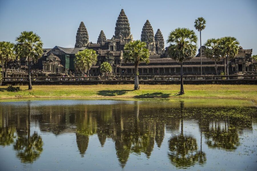 Angkor Wat in a vintage Jeep with driver - jeep rental - Key points before you book