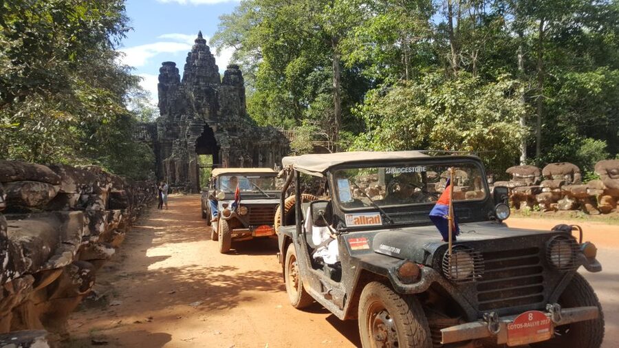 Angkor Wat in a vintage Jeep with driver - jeep rental - An 8 AM pickup and a flexible route