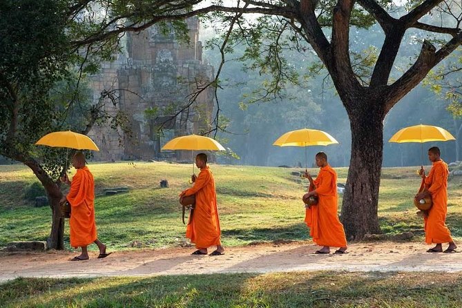 Angkor Wat plus Balloon Ride with Khmer Lunch - Why the scholar guide matters