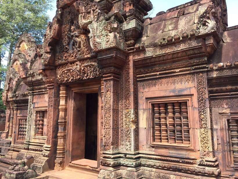 Angkor Wat, Small Circuit Private Tour with Banteay Srei - Angkor Wat: begin with the architectural giant