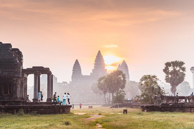 Angkor Wat Small-Group Sunrise Tour from Siem Reap - Clothing, fitness, and family considerations
