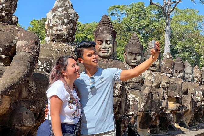 Angkor Wat Small Group Tour and Sunset with Lunch Included - Bayon’s smiling faces need a guide