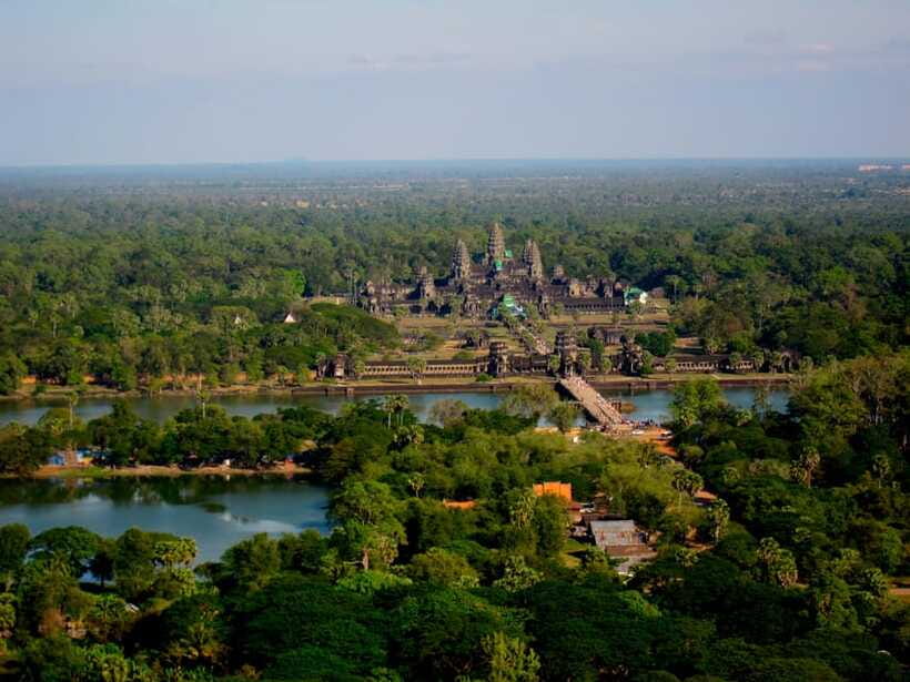 Angkor Wat: Small-Group Tour with Balloon Ride and Lunch - The 10-minute balloon ride above Angkor