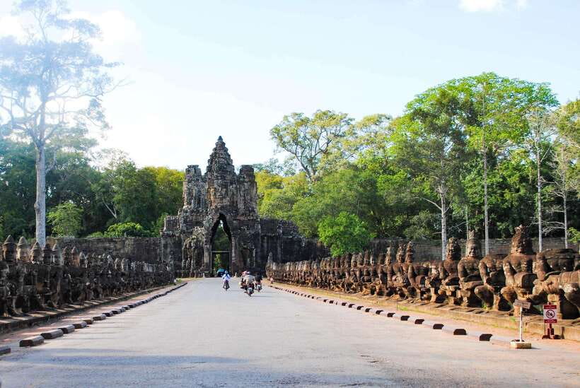 Angkor Wat Small Tour With Private Tuk Tuk - Banteay Kdei completes the small circuit