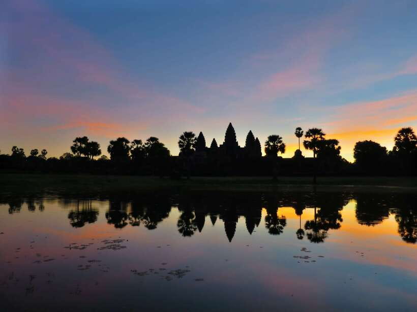 Angkor Wat: Sunrise 2.5 Days Temples & Tonle Sap-Small Group - Day one: Banteay Srei and the quieter eastern temples
