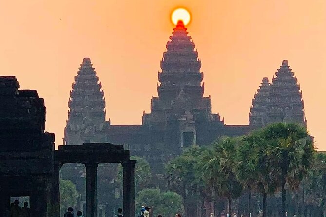 Angkor Wat Sunrise & All Highlight Angkor Temple Private Day Tour - Angkor Thom South Gate and the faces of Bayon
