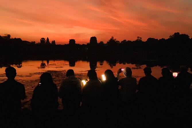 Angkor Wat Sunrise and Angkor Thom Sunset Tour - Angkor Wat at 4:30 am