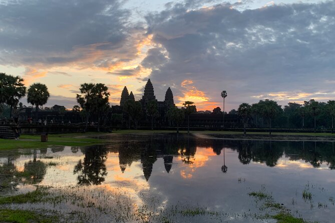 Angkor Wat Sunrise and Angkor Thom Sunset Tour - What the $59 price really covers