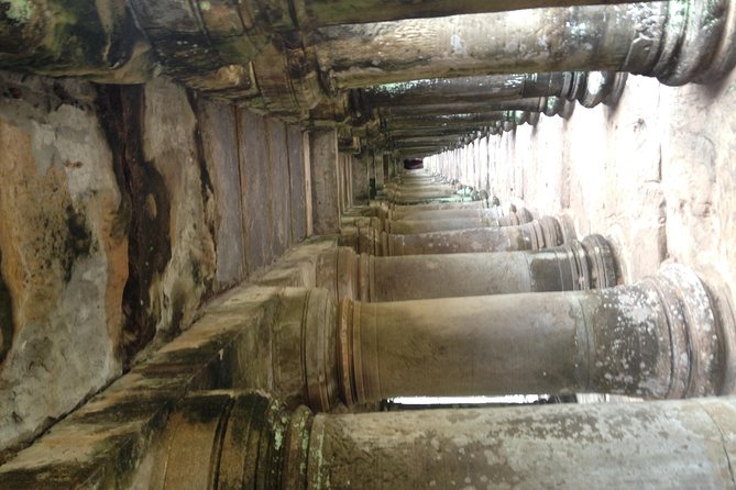 Angkor Wat Sunrise Experience – Ultimate 1-Day Guided Temple Tour - What the guide and driver add to the day