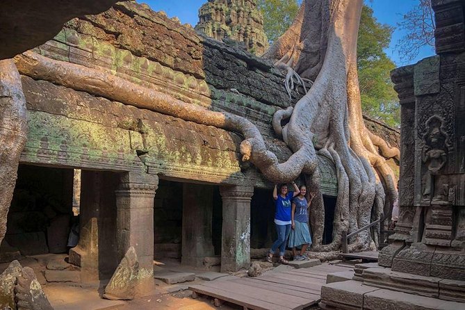 Angkor Wat Sunrise Experience with Breakfast - Angkor Thom’s Victory Gate Photo Stop