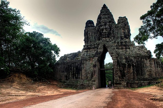 Angkor Wat Sunrise Guided Join-In Tour/Private Tour - Angkor Thom and Bayon’s stone faces