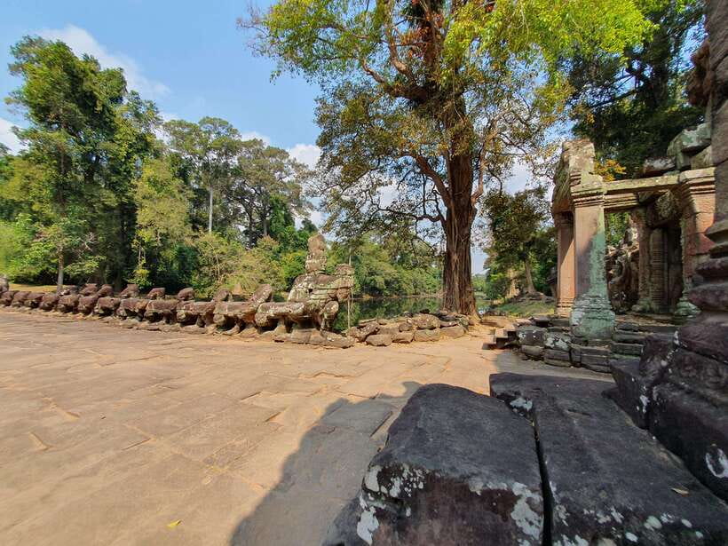 Angkor Wat Sunrise Main Temples Tour(Included Breakfast) - Tonle Om Gate and the approach to Angkor Thom