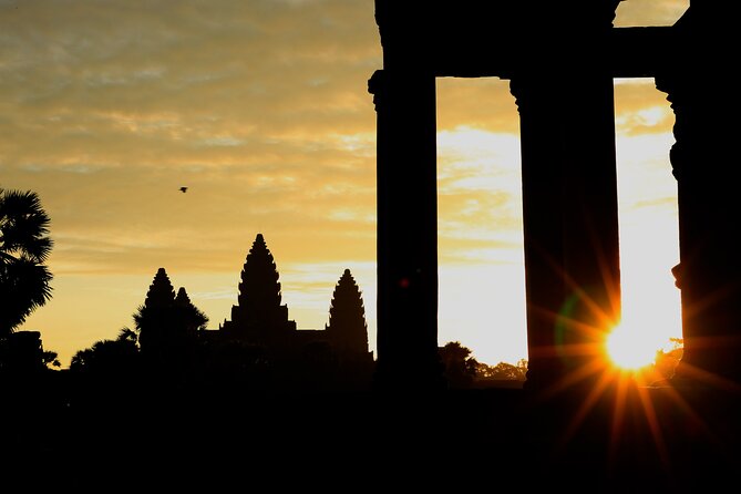 Angkor Wat Sunrise Private Full Day Tour - What to eat and drink before noon