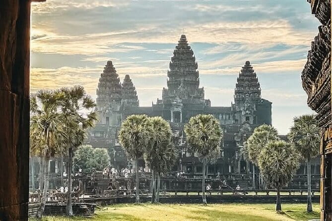 Angkor Wat Sunrise Small-Group 1-Day Tour from Siem Reap - Three hours at Angkor Wat