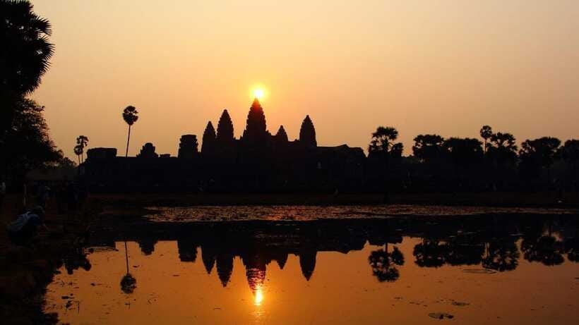 Angkor Wat: Sunrise: Ta Prohm and Bayon Temple Tour - What the $16 price really covers