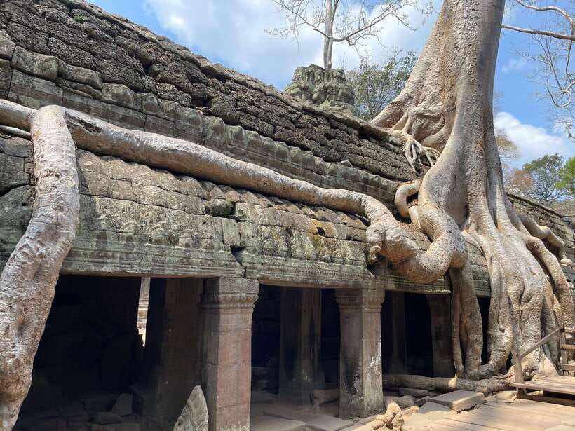 Angkor Wat Sunrise Tour in Siem Reap Small-Group - The 4:15 a.m. hotel pickup