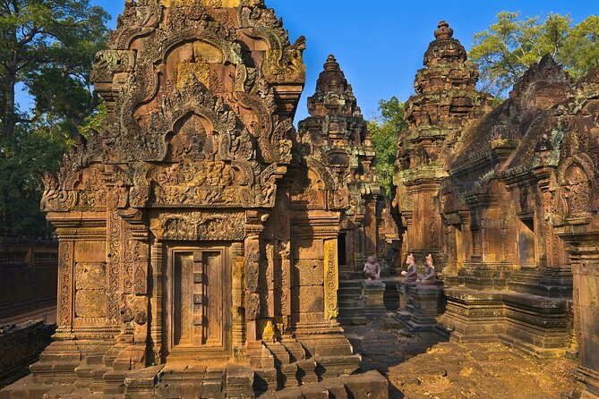 Angkor Wat, Ta Promh, Banteay Srei, Bayon temples Private Tour - Bayon’s stone faces in a two-hour visit