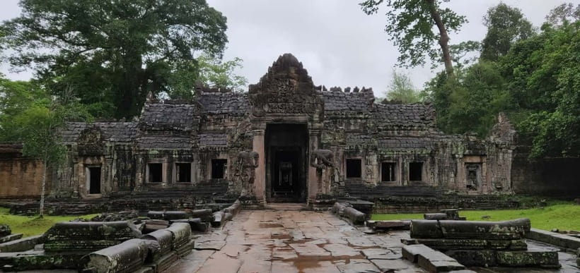 Angkor Wat Temples Car Tour: multi-language guide options - The 4:45am start and Angkor Wat sunrise