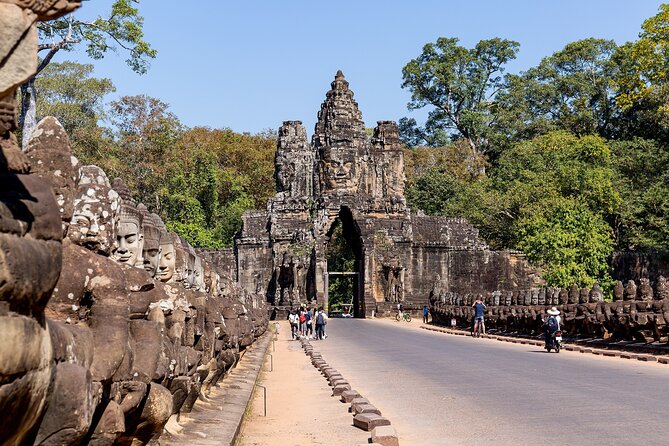Angkor Wat Tour, Explore The Main Temples With Tour Guide - The South Gate of Angkor Thom and its dramatic bridge