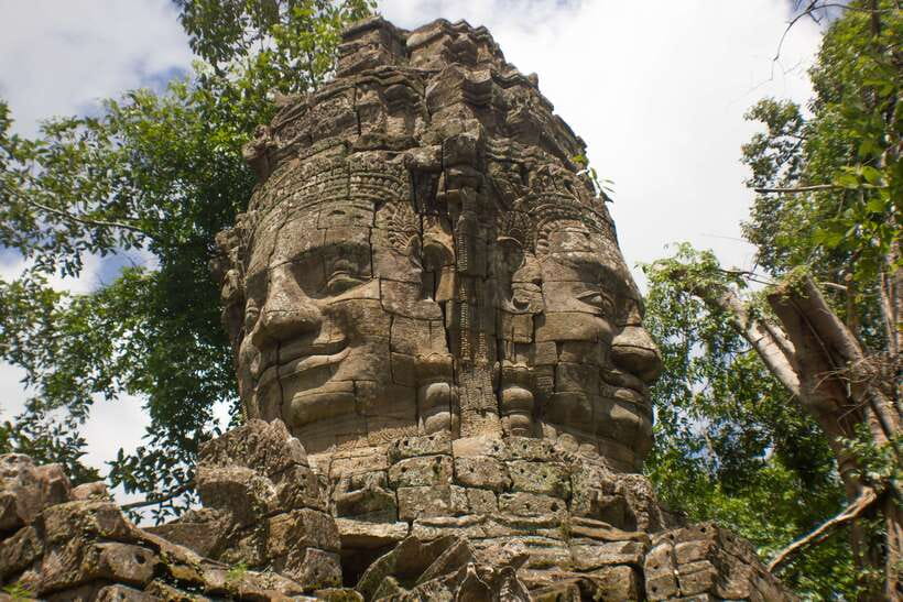 Angkor Wat: Tuk Tuk and Walking Tour - Lunch is simple, local, and not included