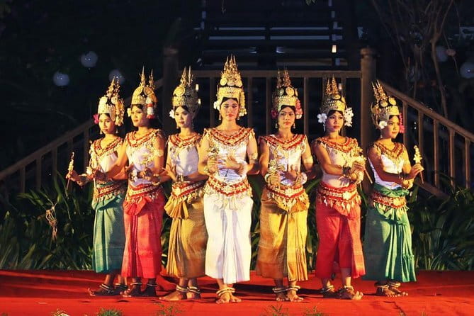 Apsara Dance Performance Including Buffet Dinner and Hotel Pickup - Key points before you book