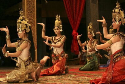 Apsara Dance Performance Including Buffet Dinner and Hotel Pickup