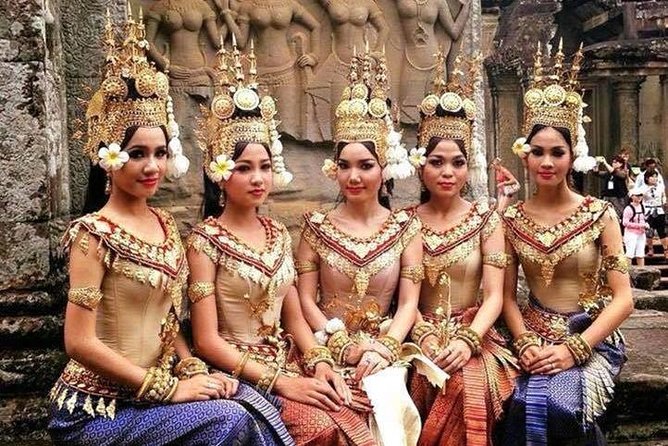 Apsara Dinner Show - Ramayana Dance at 7:15 p.m.