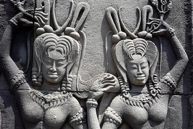 Apsara Dinner Show - Coconut Dance at 7:50 p.m.
