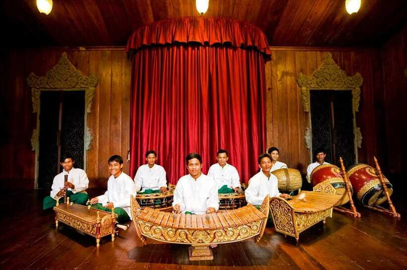Apsara Performance include Dinner & hotel pick up - Who will enjoy this evening most?