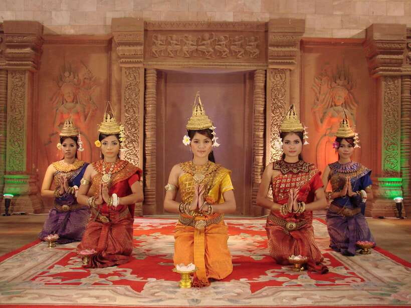 Apsara Performance include Dinner & hotel pick up - Getting there by tuk-tuk from your hotel