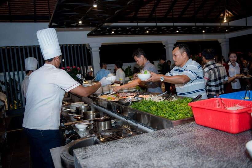 Apsara Traditional Dances & Local Buffet with Tuk-Tuk Ride - What to expect from the Khmer buffet