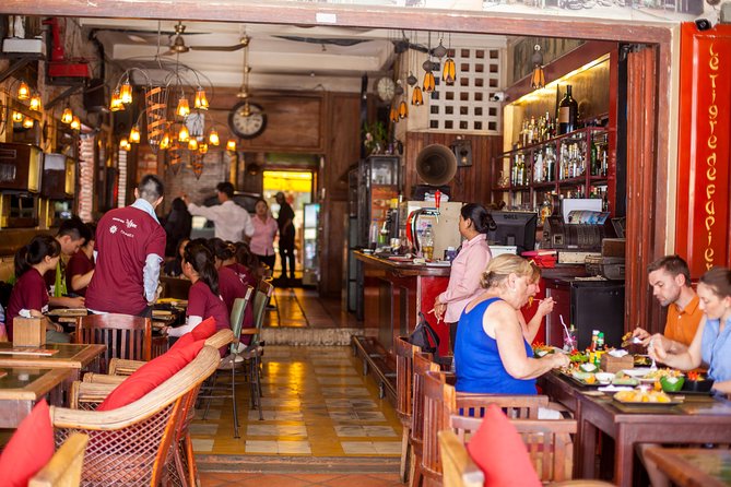 Award-Winning Cooking Class Experience with Professional Teacher - Meeting in the Middle of Pub Street