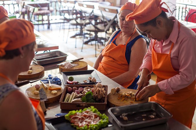 Award-Winning Cooking Class Experience with Professional Teacher - Heat, Equipment, and Comfort