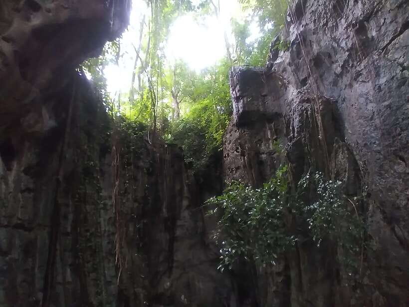 Bamboo train. Phnom Sampove cave. Bat cave and Banan Temple - Why this Battambang day feels different
