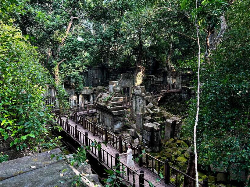 Banteay Srei, Beng Mealea and Kulen Mountain with Picnic - Wat Preah Ang Thom and the reclining Buddha