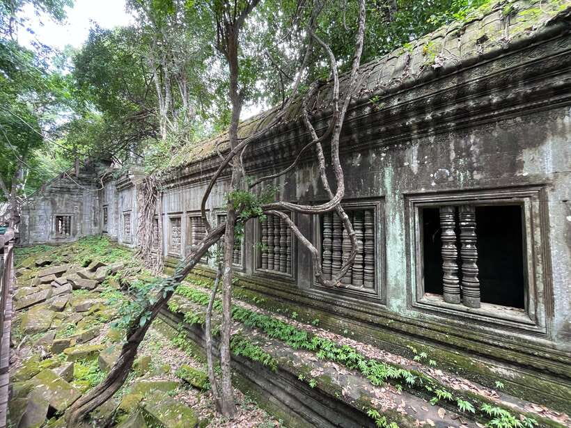 Banteay Srei, Kulen Waterfall & Beng Mealea Exploration - River of 1000 Lingas: a sacred riverbed